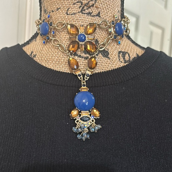 Chocker Style Necklace and Earrings - Picture 4 of 11